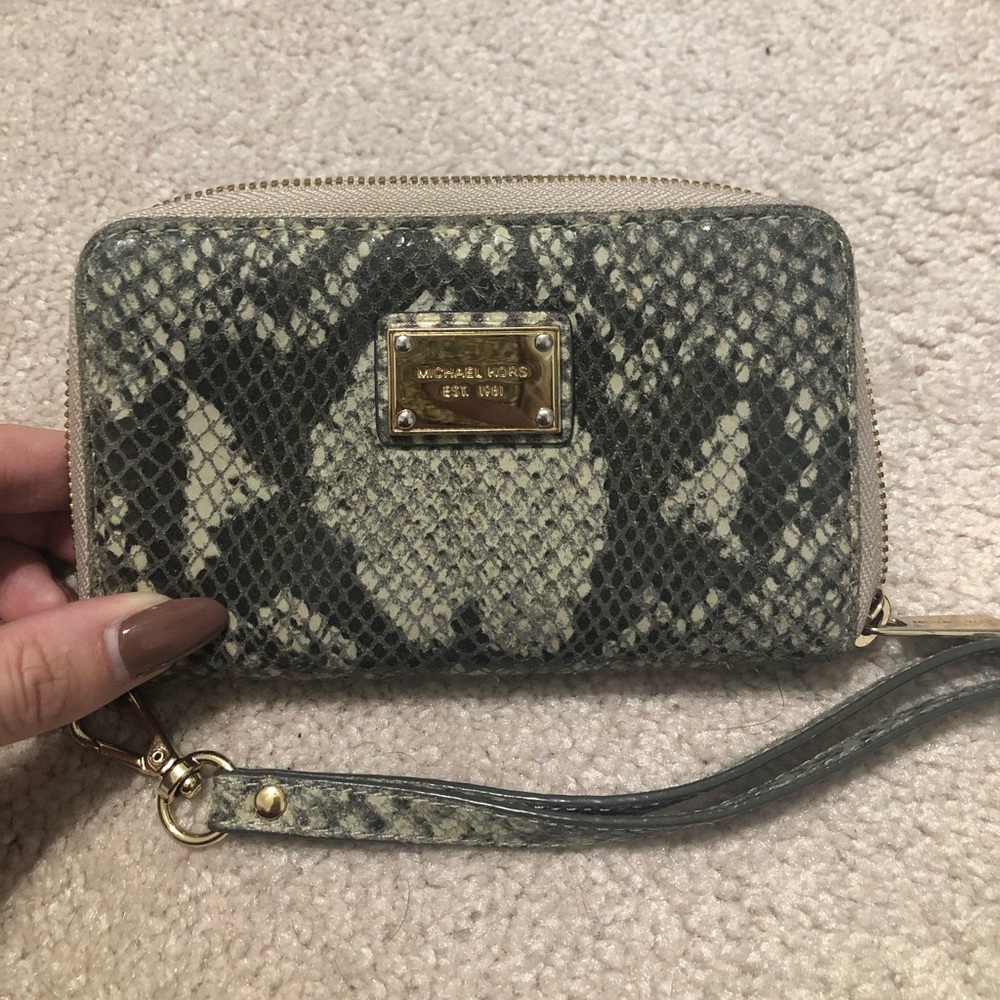 Michael Kors wristlet
